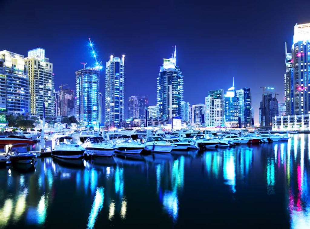 Best Time to Fly Through Dubai (DXB) A Season-by-Season Guide